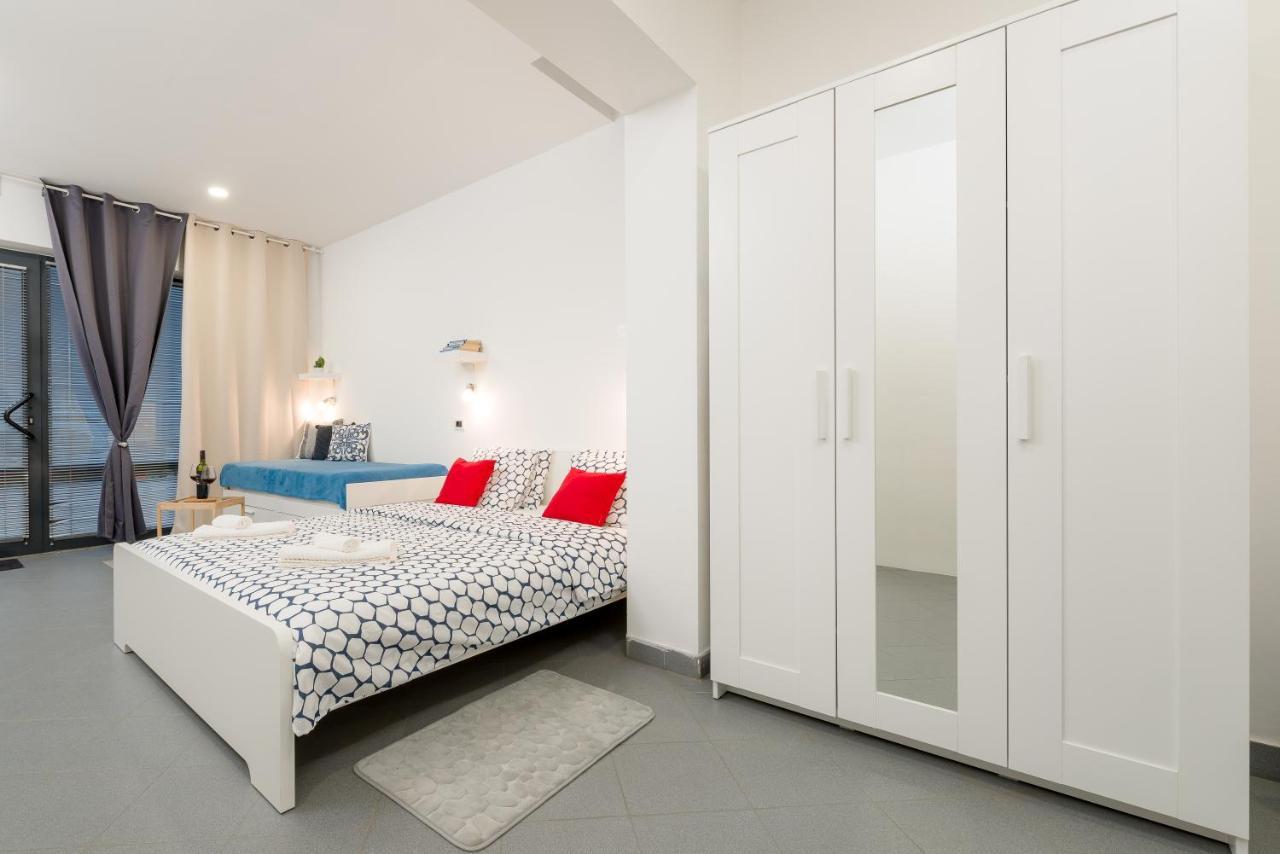 Studio Apartment Sesula Split Bagian luar foto