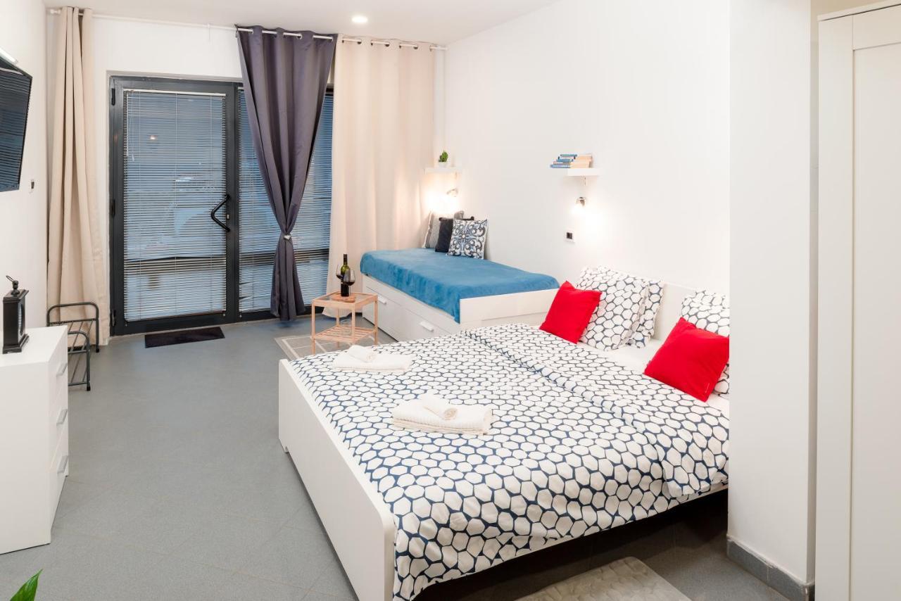 Studio Apartment Sesula Split Bagian luar foto