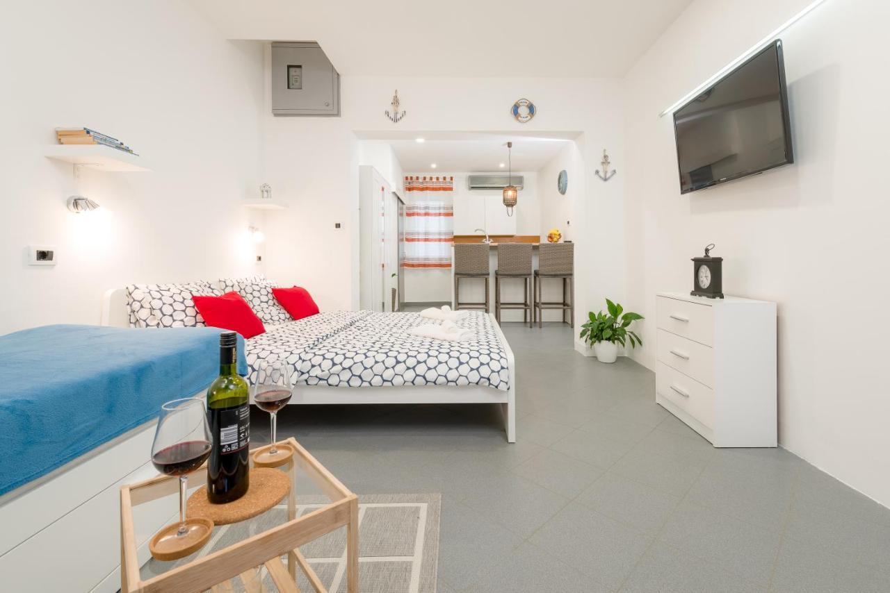 Studio Apartment Sesula Split Bagian luar foto